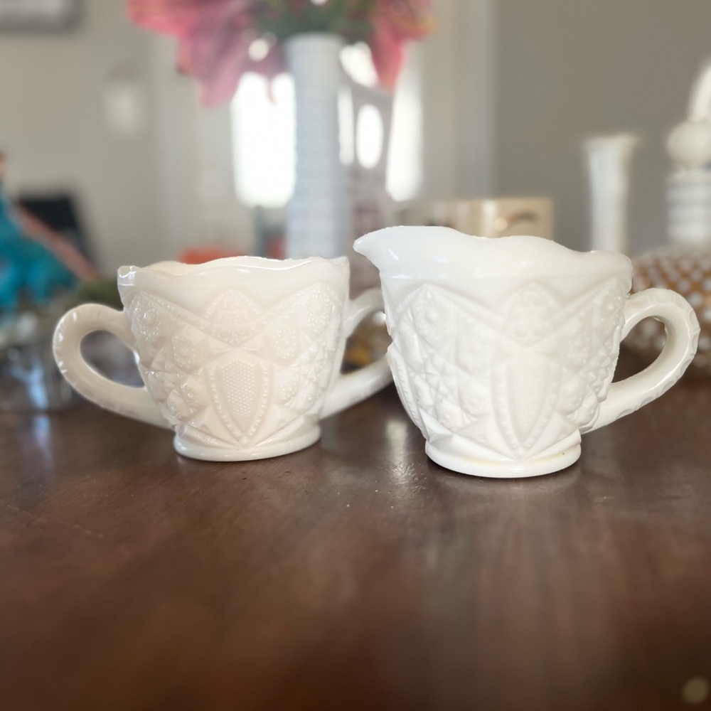 Vintage cream and sugar set